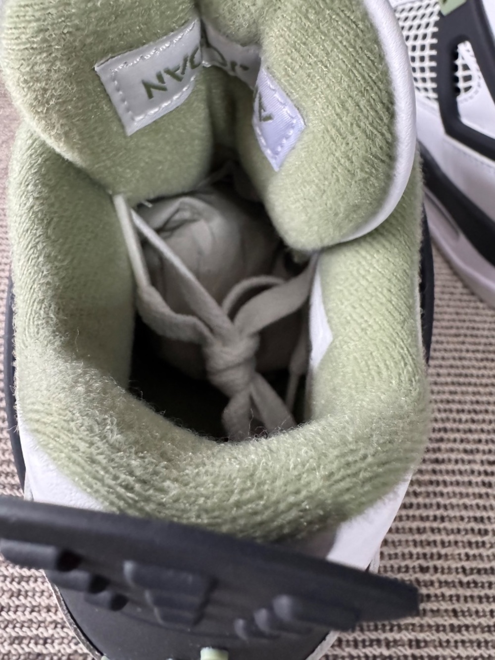 Jordan 4 Retro Seafoam (Women's) - Picture 12 of 12